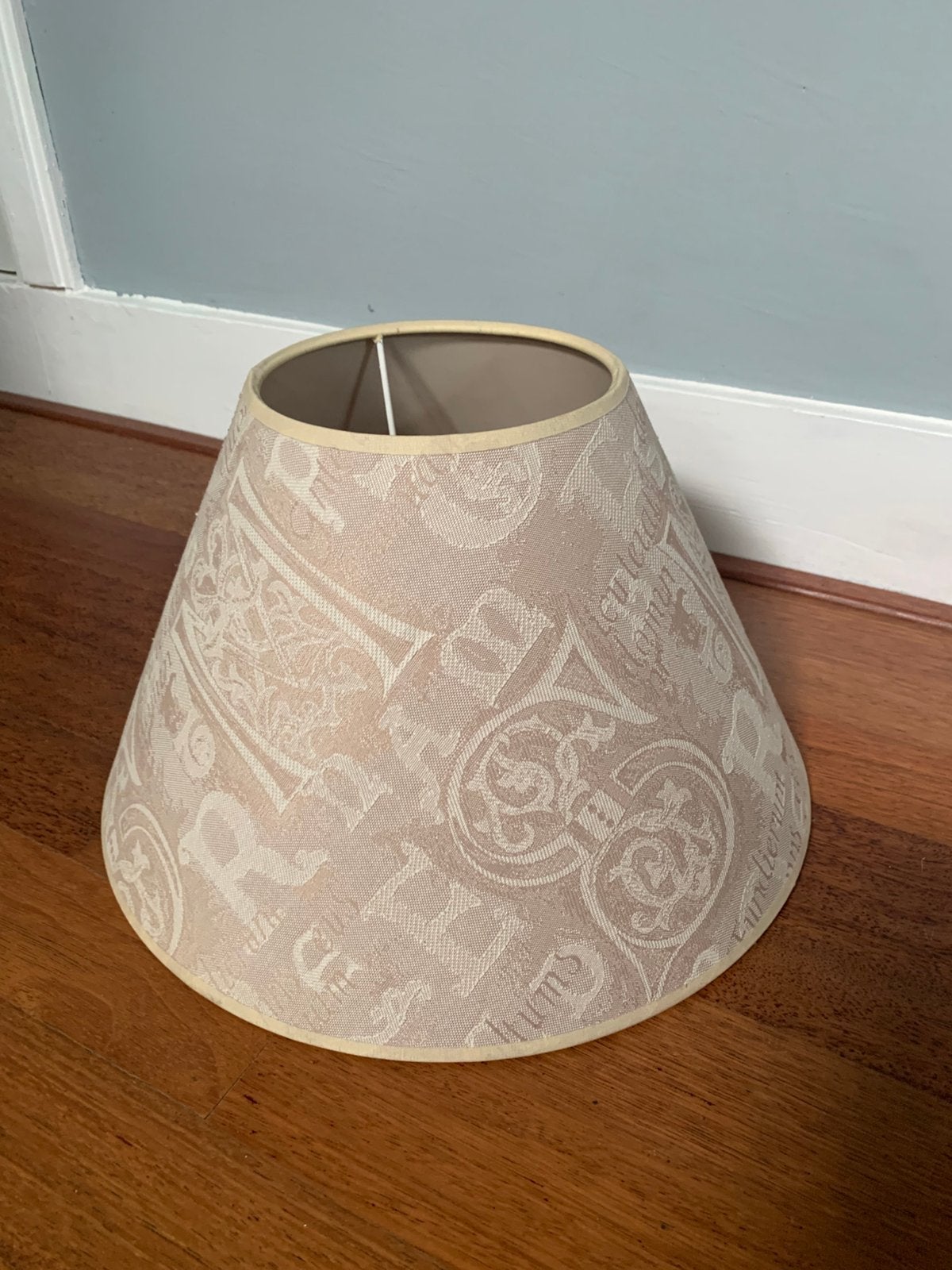 Luxe lampenkap beige taupe jaquard French Script klassiek, Huis en Inrichting, Overige typen, Beige, Rond, Ophalen of Verzenden