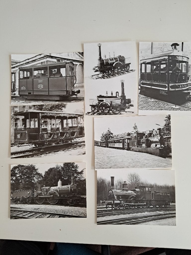 7 stuks zwart wit foto’s (ansichten) Spoorwegmuseum, Ophalen of Verzenden, Gebruikt, Trein, Kaart of Prent