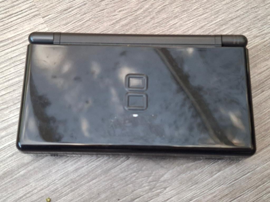 Nintendo ds lite zwarte, Spelcomputers en Games, Spelcomputers | Nintendo DS, Gebruikt, Zwart, Ophalen of Verzenden, Met beschermhoes of tas