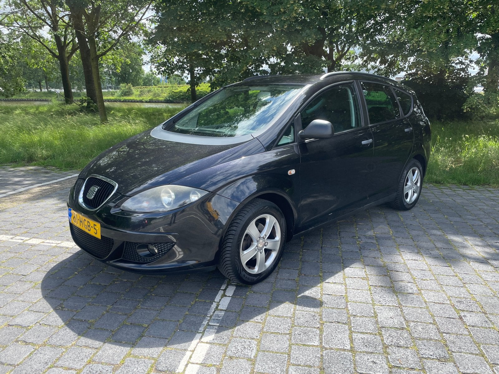 Seat Altea XL 1.6 75KW  2008 Nieuwe Apk!, Euro 5, Zwart, 4 cilinders, Altea XL