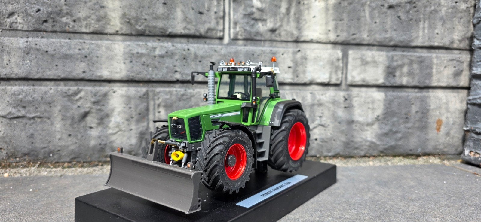 Verbouwde Fendt 824 Favorit 1:32, Ophalen of Verzenden, Nieuw, Tractor of Landbouw, Overige merken