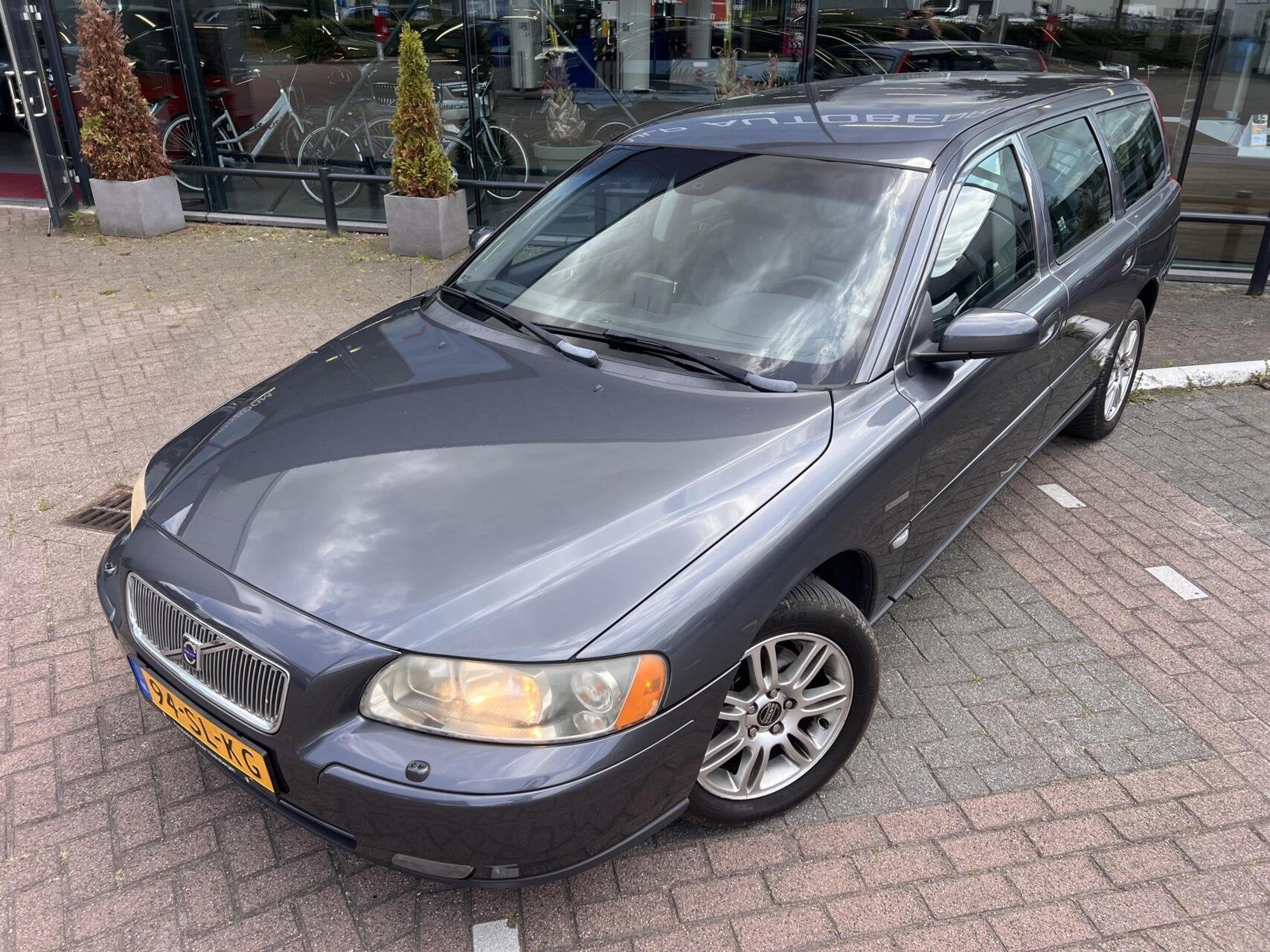 Volvo V70 2.4 Edition II Nette en goed onderhouden staat!, Auto's, Volvo, Voorwielaandrijving, Zwart, 1470 kg, Euro 4