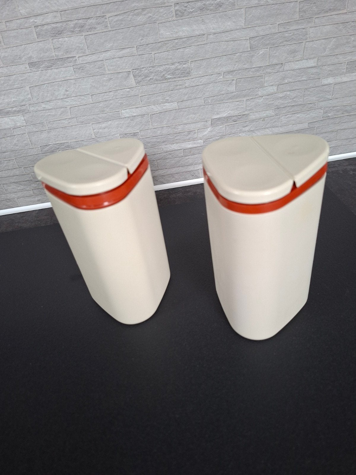 tupperware delta driehoek strooiers set van2 stuks, Ophalen of Verzenden, Zo goed als nieuw, Crème, Overige typen