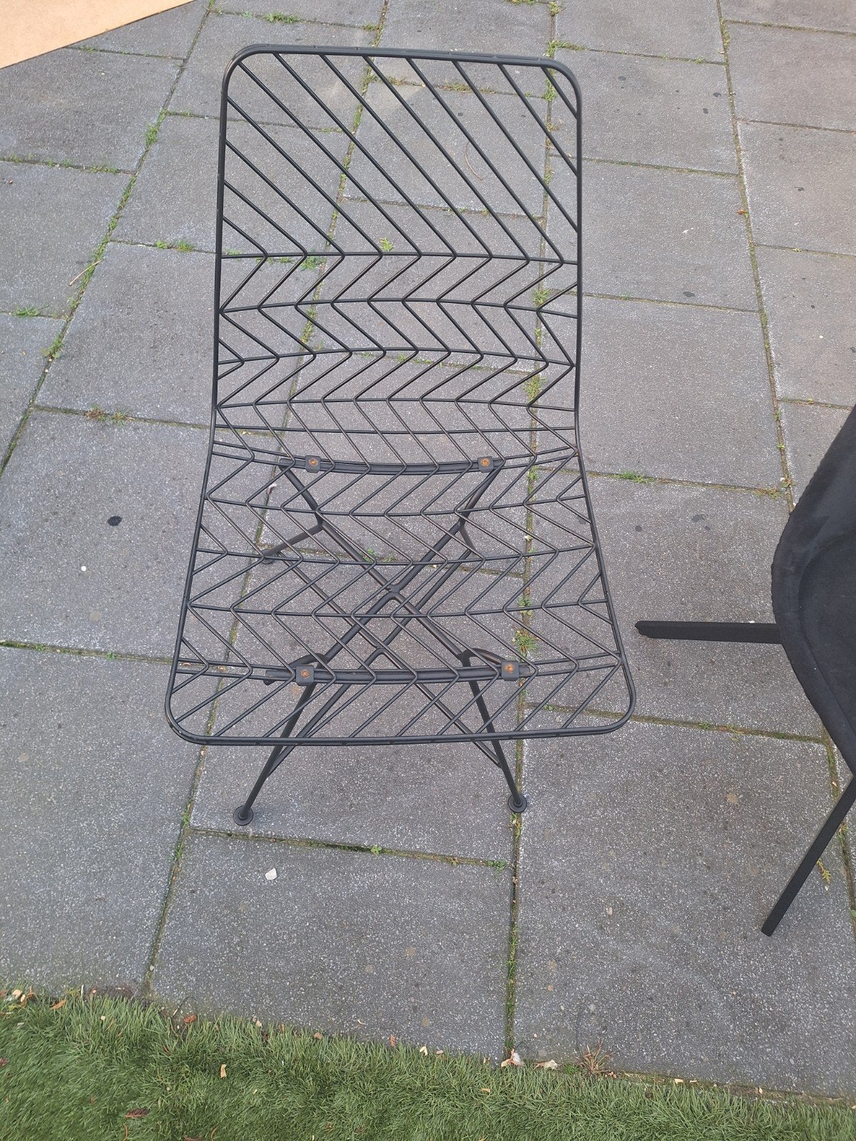 2x Zwarte metalen stoelen met zigzag patroon, Gebruikt, Twee, Modern, Industrieel, Zwart
