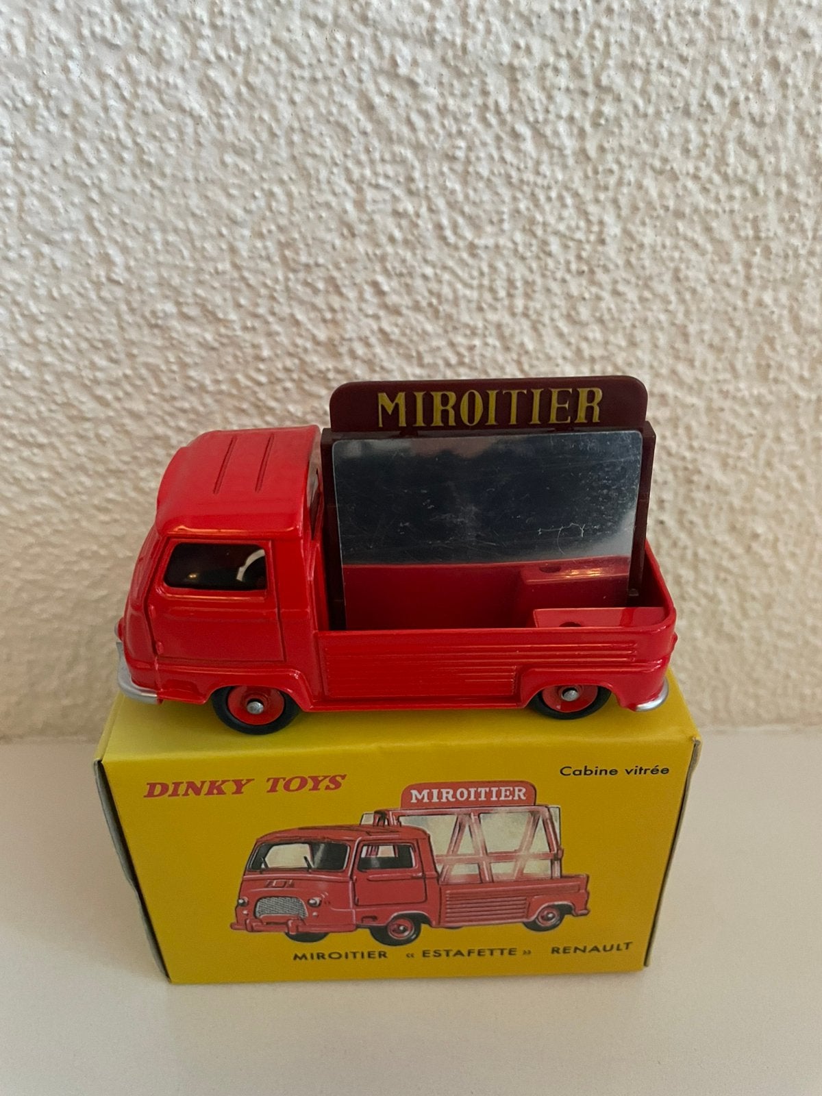 Dinky Toys 1:43 Renault Estafette 564 (Atlas), Ophalen of Verzenden, Nieuw, Bus of Vrachtwagen, Dinky Toys