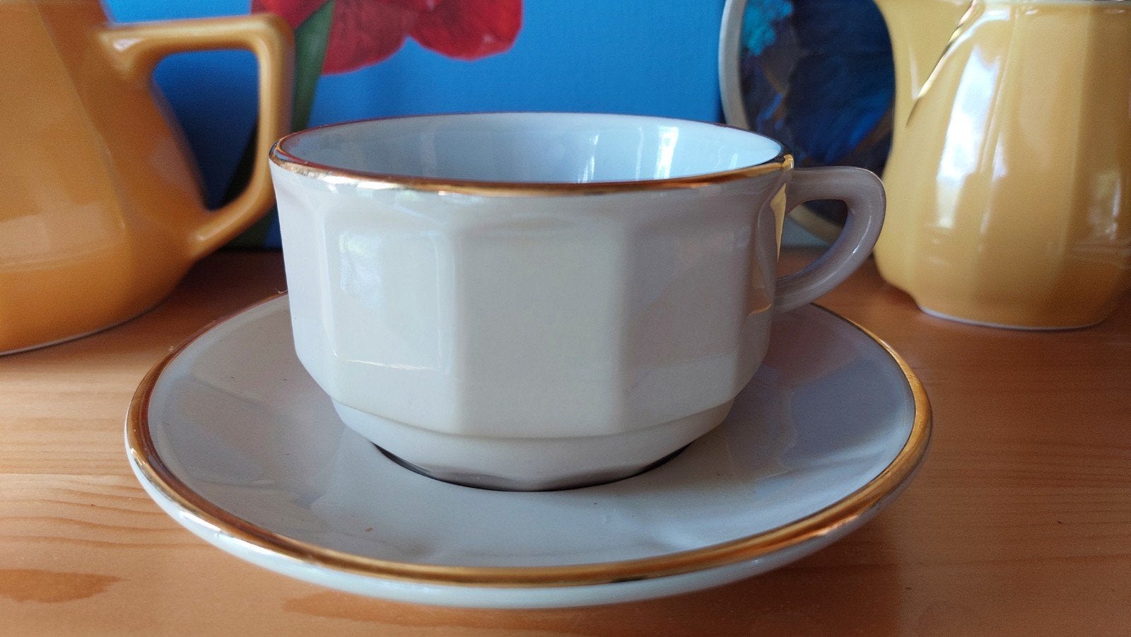 apilco flora petit dejeuner xxl kop en schotel creme goud, Antiek en Kunst, Antiek | Porselein, Ophalen of Verzenden