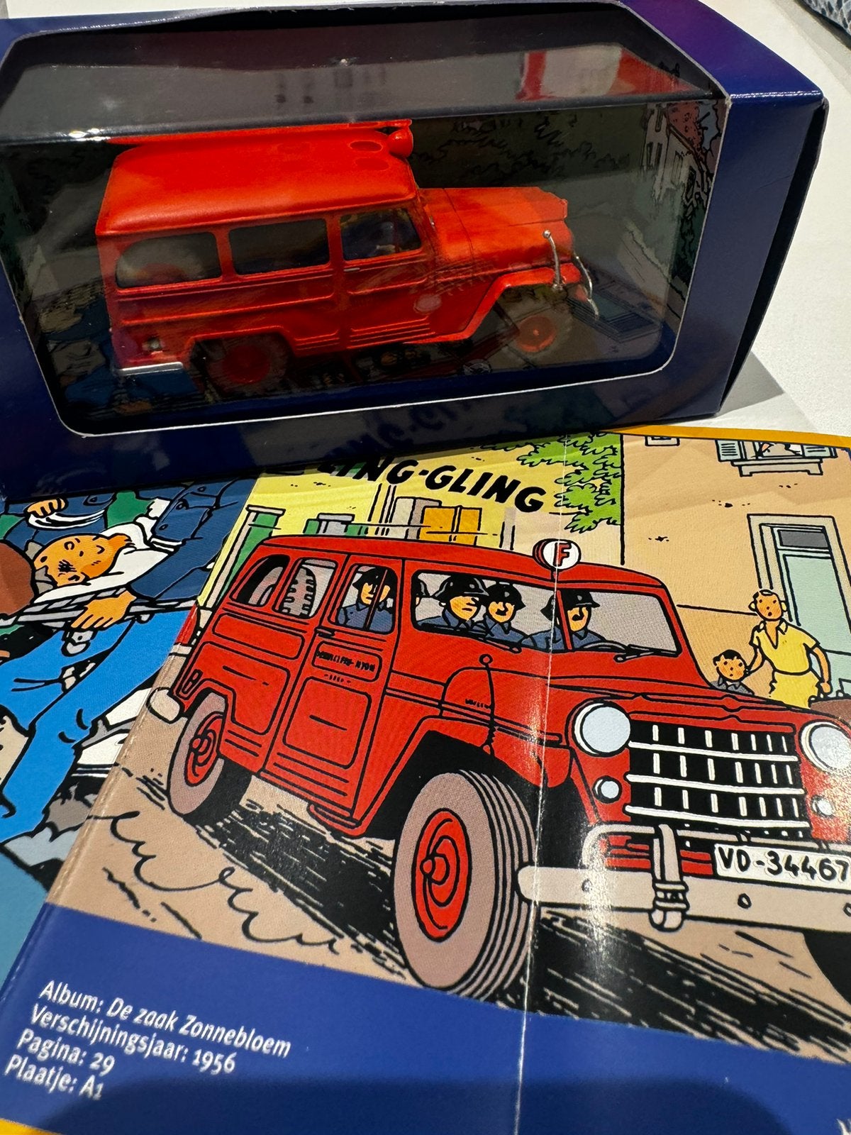 Kuifje auto 1:43. De brandweer jeep overland zaak zonnebloem, Ophalen of Verzenden, Kuifje, Zo goed als nieuw, Beeldje of Figuurtje