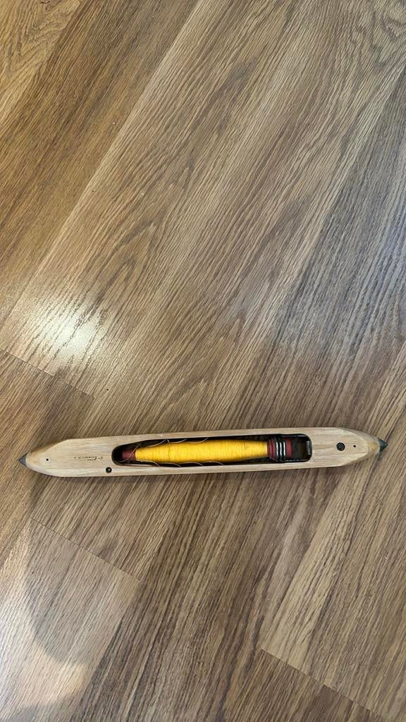 Schmeing Schietspoel met garen - Weefaccessoire, Hobby en Vrije tijd, Naaien en Fournituren, Gebruikt, Overige typen, Ophalen of Verzenden