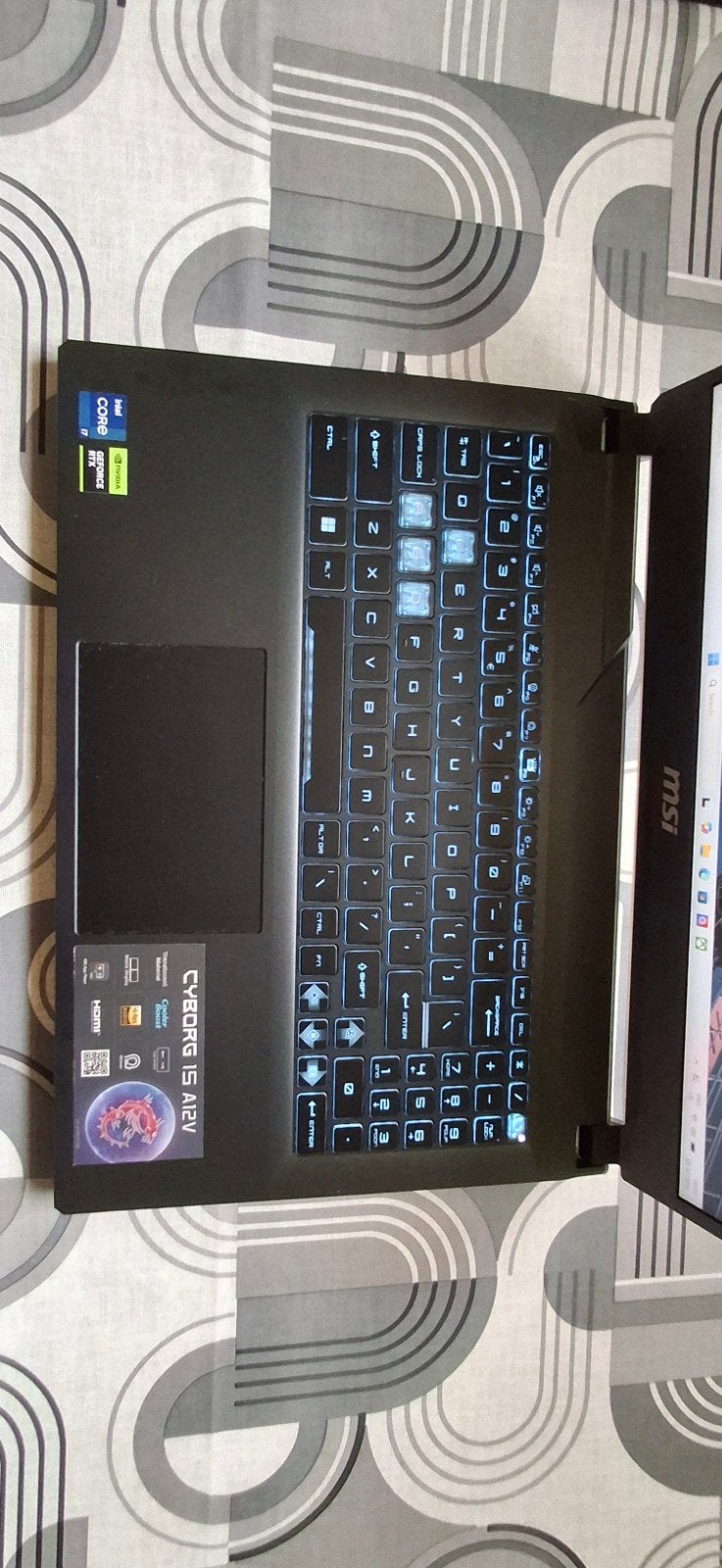 Foto 5 van MSI Cyborg 15 A12V Gaming Laptop - Zo goed als nieuw