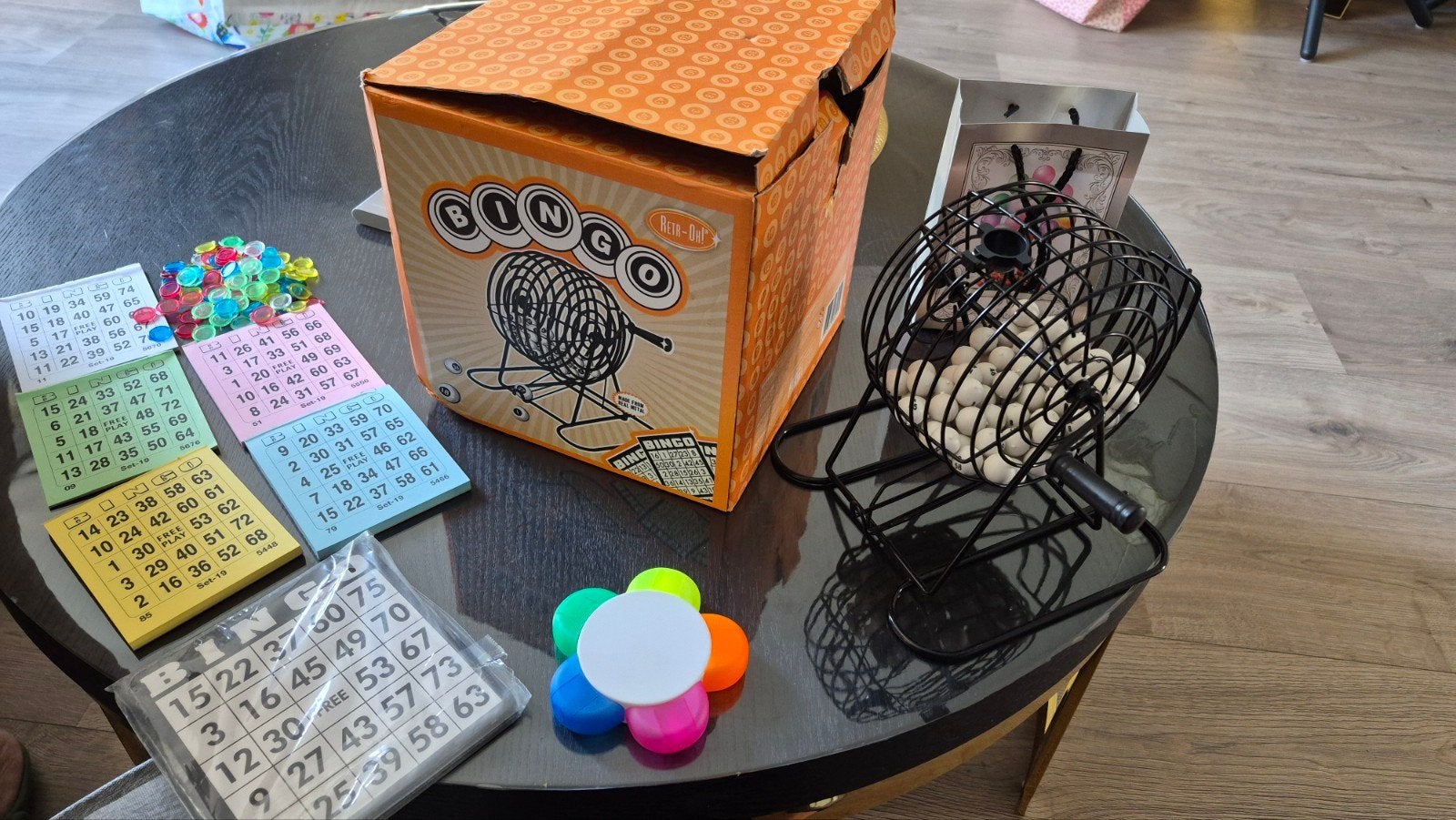 Bingo spel met draaiende kooi en kaarten, Hobby en Vrije tijd, Vijf spelers of meer, Ophalen, Zo goed als nieuw, Onbekend