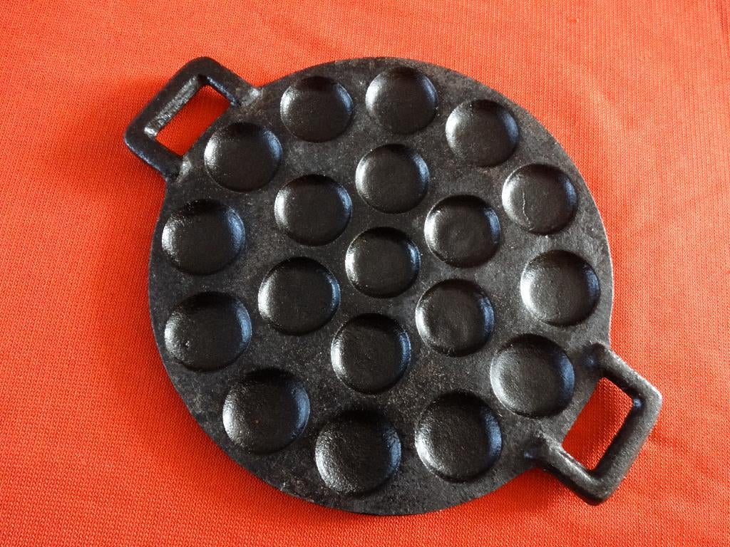 Poffertjespan gietijzer vintage diam. 21,5 cm, Gebruikt, Ophalen of Verzenden, Koekenpan of Braadpan, Gietijzer