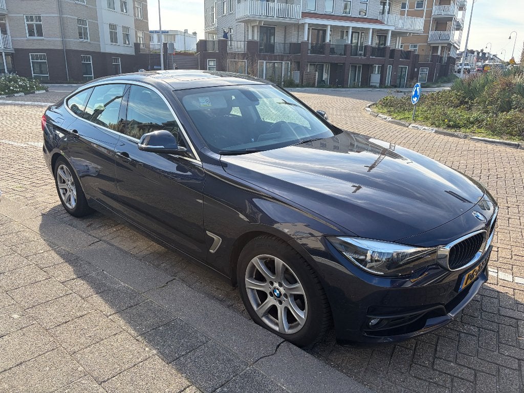 BMW 3-Serie GT 320i Xdrive 184pk Aut 2017 Blauw, Auto's, 1998 cc, Zwart, 4 cilinders, Blauw
