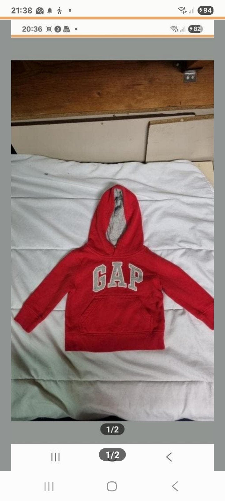 Leuke rode Gap trui met capuchon - Maat 80/86, Ophalen of Verzenden, Gebruikt, Jongetje, Truitje of Vestje