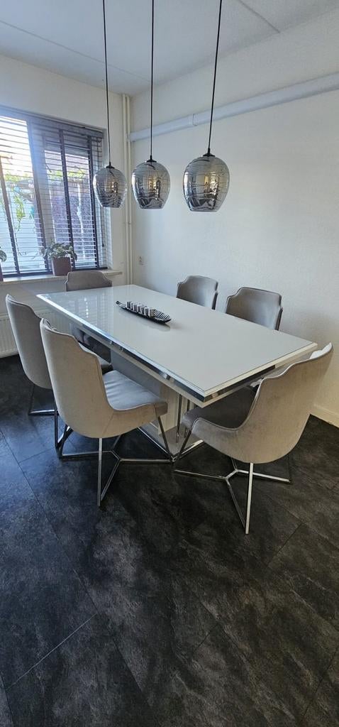 Moderne eettafel met 6 stoelen - Wit en Chroom, Huis en Inrichting, Tafels | Eettafels, Modern en strak, Overige materialen, Zo goed als nieuw