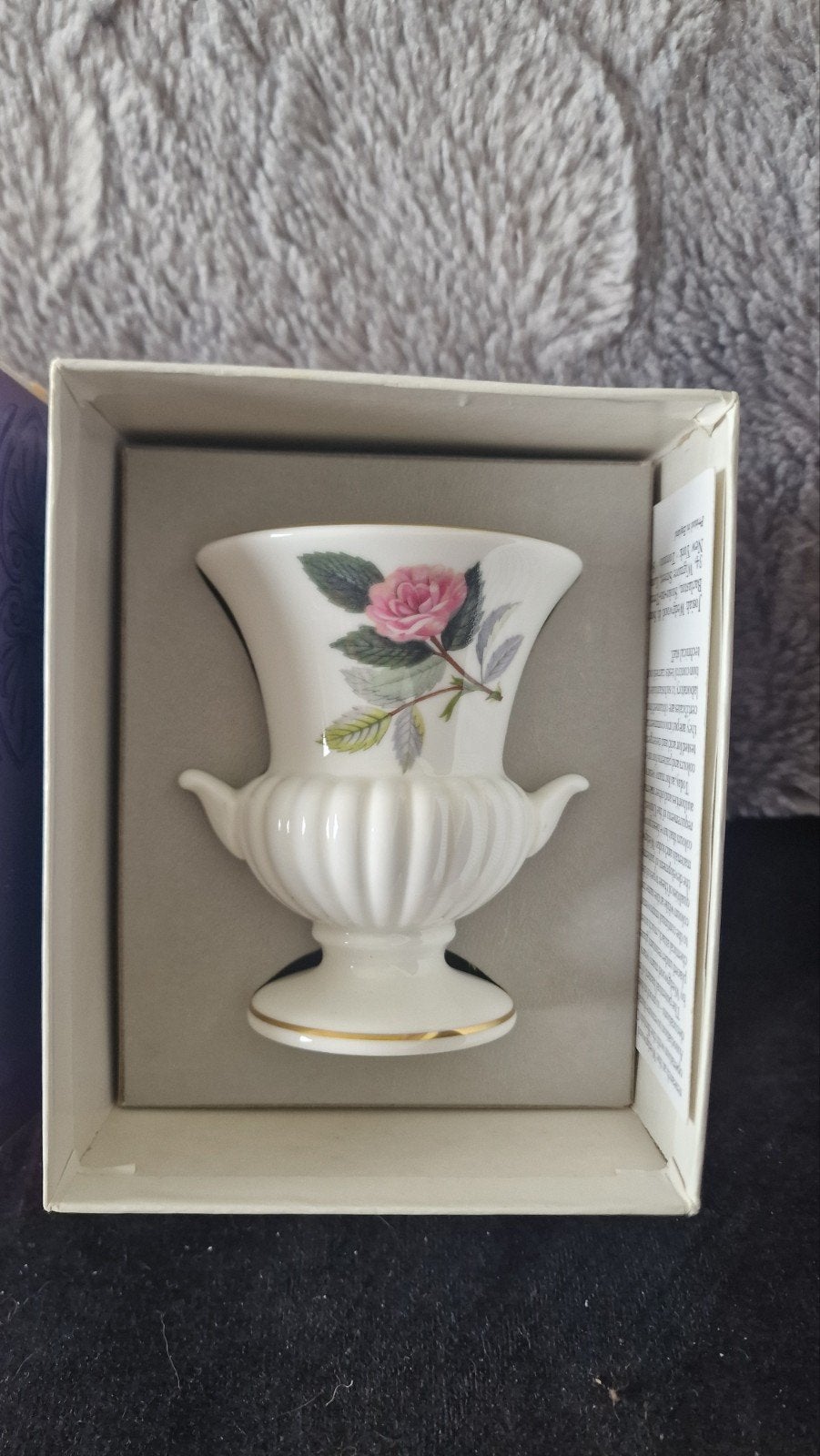 Wedgwood Bone China Vaasje Hathaway rose, Ophalen of Verzenden