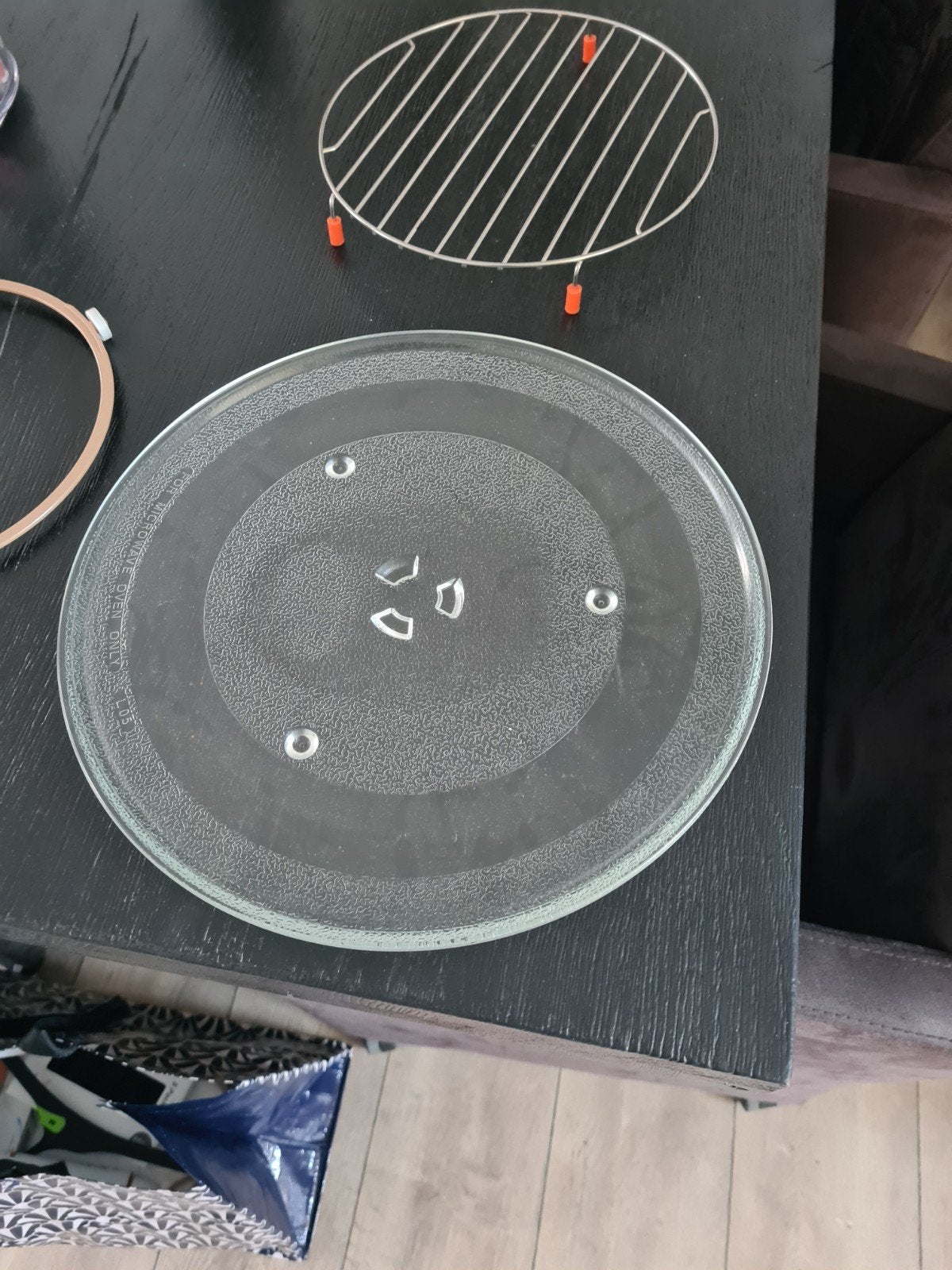 Ovenaccessoires: 2 roosters, bakplaat en draaiplateau, Ophalen of Verzenden, Nieuw, Draaiplateau, Minder dan 45 cm