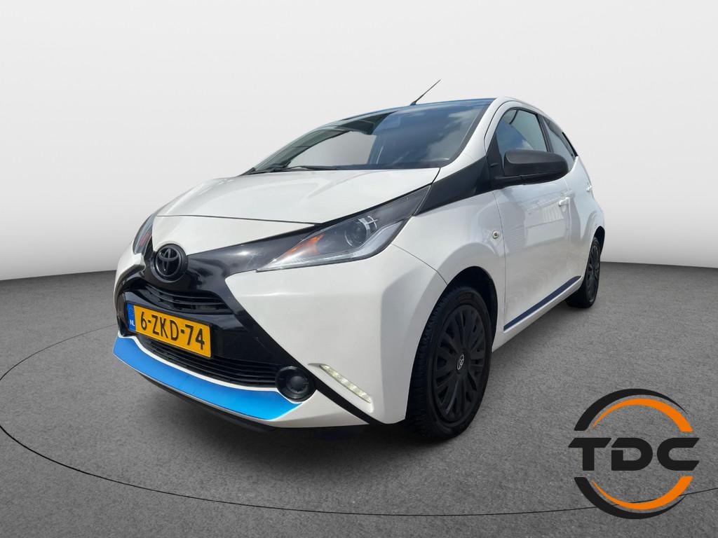Toyota Aygo 1.0 VVT-i x-play CAMERA AIRCO 5-DRS, Voorwielaandrijving, Stof, Gebruikt, Zwart