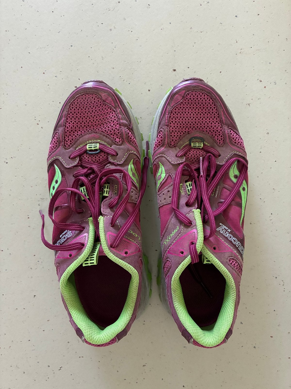 Saucony Xodus trailschoenen dames roze/groen, Ophalen, Gedragen, Roze, Sportschoenen