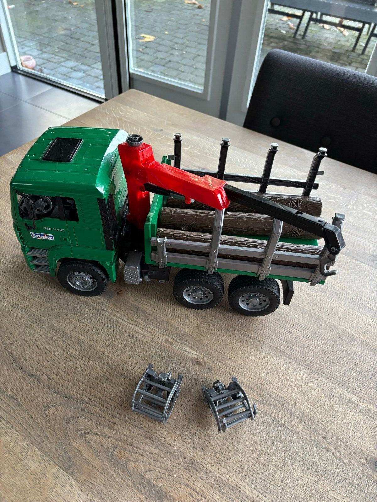 Bruder MAN Vrachtwagen met Houtkraan en Kiepwagen, Ophalen, Zo goed als nieuw