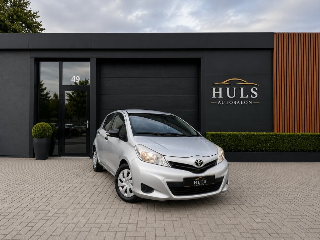 Toyota Yaris 1.3 16V Vvt-i 5DR 2012 Grijs, Auto's, Voorwielaandrijving, 40 €/maand, 4 cilinders, 990 kg