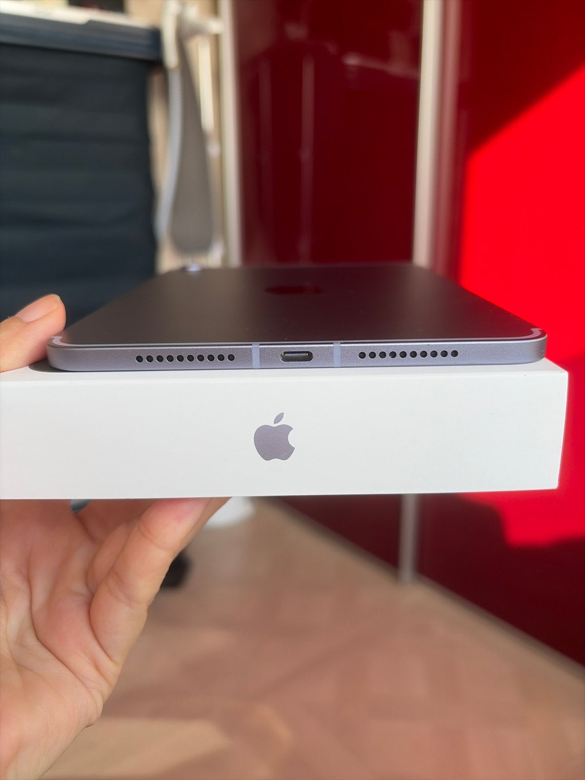 Foto 5 van Apple iPad Mini A17 Pro 128GB 5G Paars | Zeer nette staat