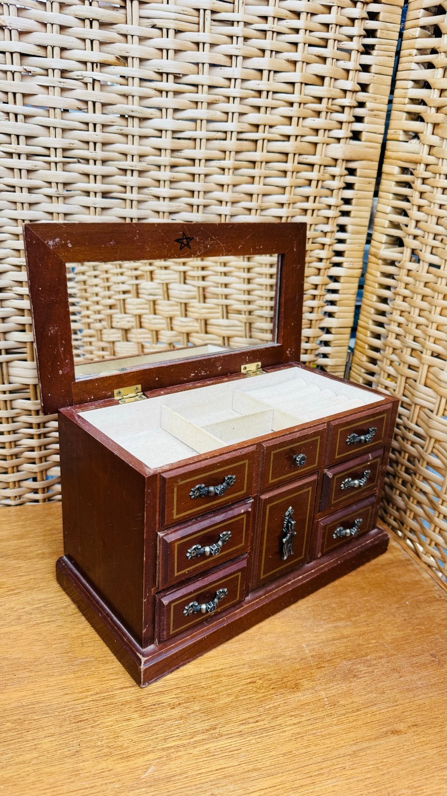 Vintage Houten Sieradendoos met Spiegel en Lades, Gebruikt, Bruin, Ophalen of Verzenden, Met spiegeltje(s)