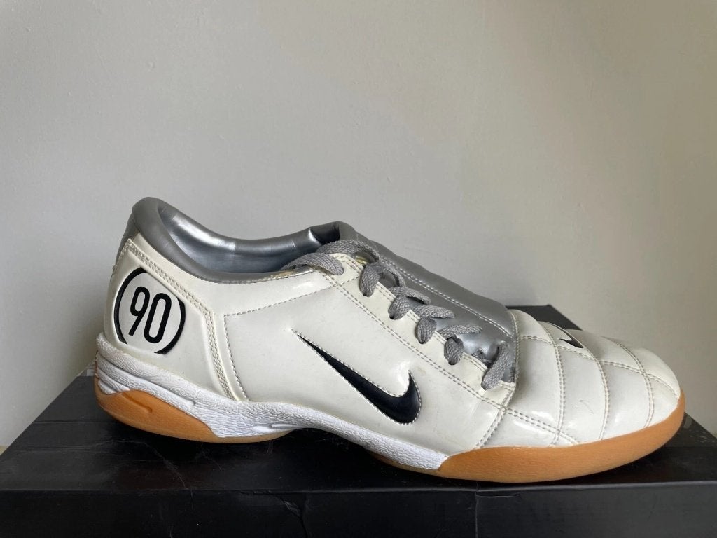 nike tiempo indoor shoes r10 white silver ronaldinho silver, Gebruikt, Maat XS of kleiner, Schoenen, Ophalen of Verzenden