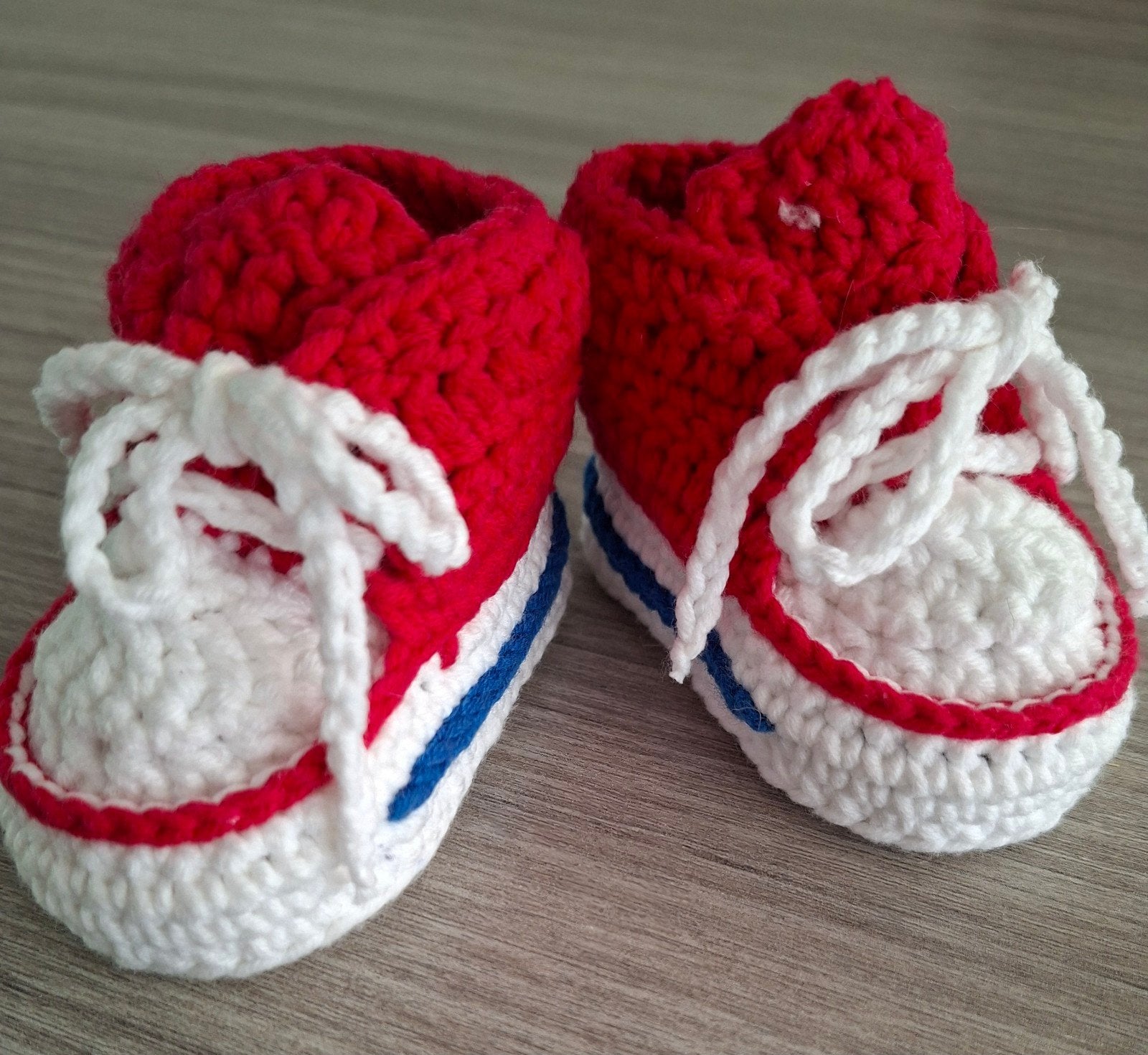 Handgemaakte baby slofjes - uniek kraamcadeau, Kinderen en Baby's, Babykleding | Schoentjes en Sokjes, Ophalen of Verzenden, Nieuw