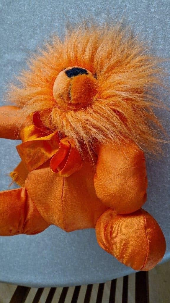 sport voetbal oranje leeuw, Ophalen of Verzenden, Zo goed als nieuw, Overige binnenlandse clubs, Beeldje of Poppetje