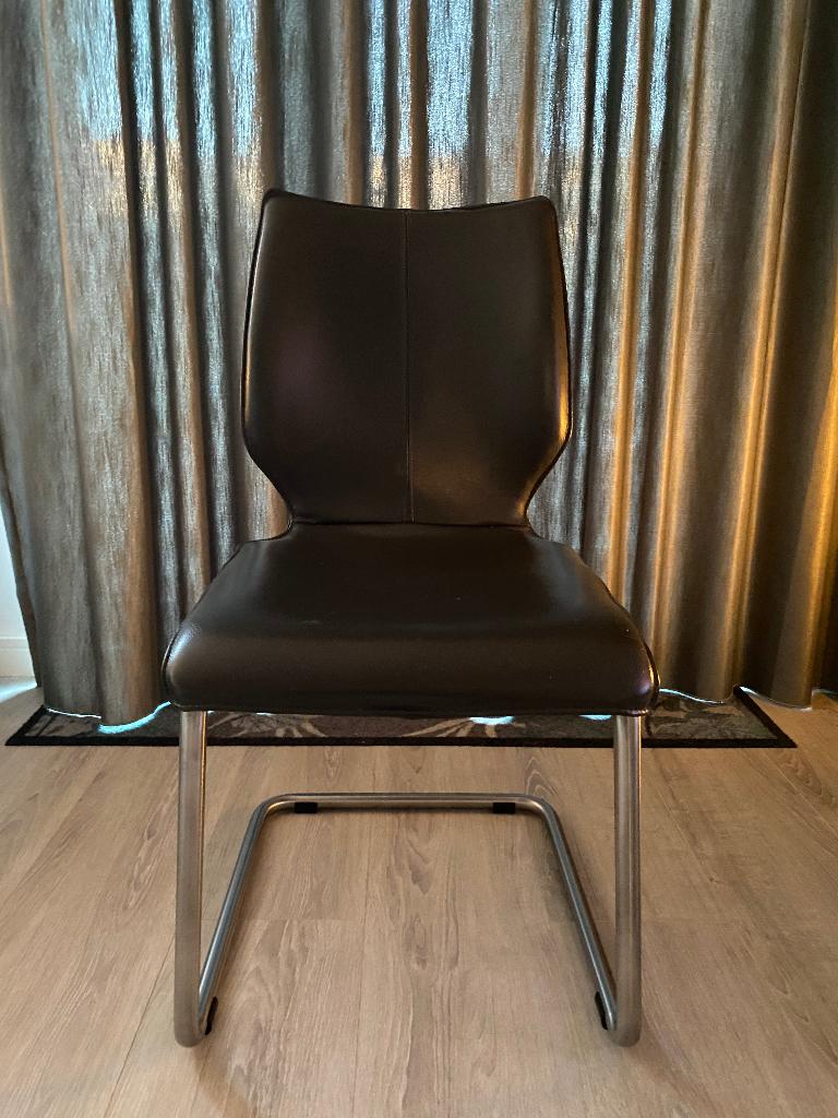 2 moderne leren eetkamerstoelen, Huis en Inrichting, Stoelen, Ophalen, Gebruikt, Twee, Overige kleuren