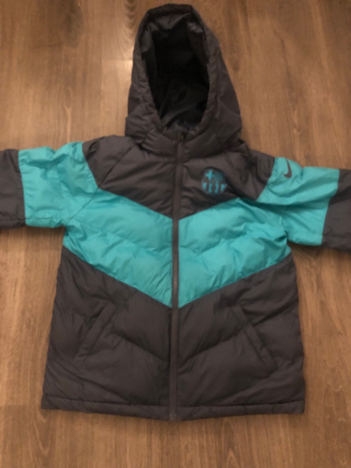 Nike FC Barcelona Puffer Jas - Maat 158-170 (XL), Ophalen, Zo goed als nieuw, Jongen of Meisje, Jas