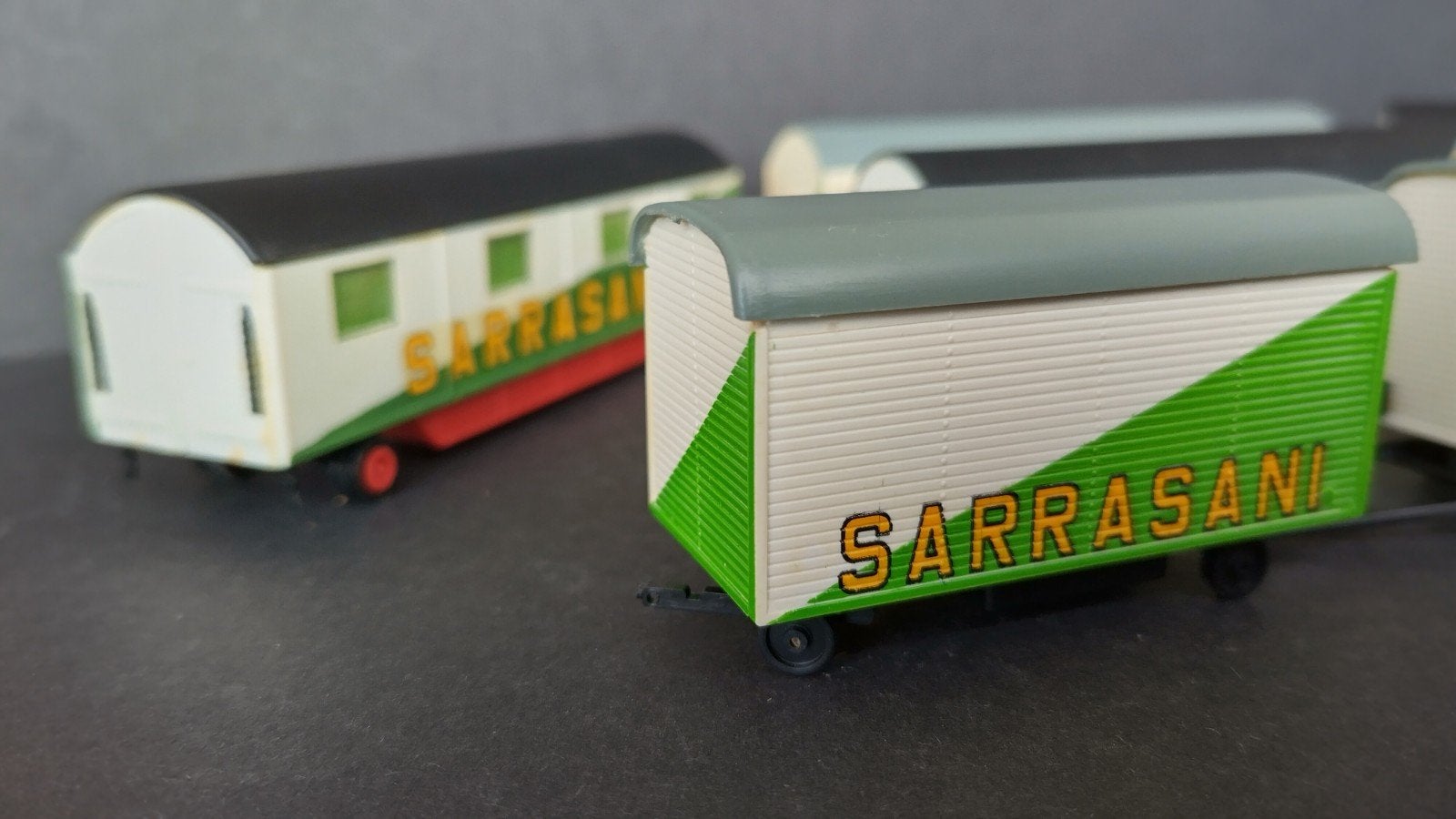 Circus Sarrasani 8x aanhanger 1:87 Preiser Pol, Overige merken, Verzenden, M, Bus of Vrachtwagen