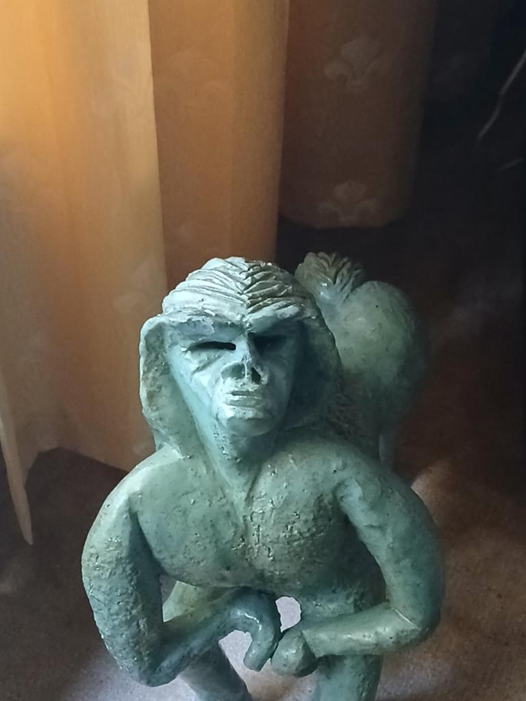 Uniek Centaur Beeld - Keramiek met Groene Patina, Antiek en Kunst, Overige onderwerpen, Ophalen of Verzenden, Gepatineerd, 20 - 50 cm