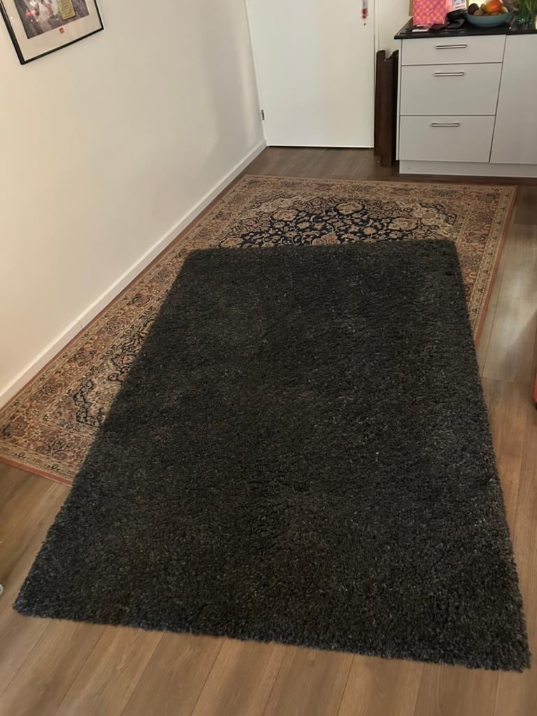 Grijs hoogpolig vloerkleed, Huis en Inrichting, Stoffering | Tapijten en Kleden, Ophalen, 150 tot 200 cm, 200 cm of meer, Zo goed als nieuw