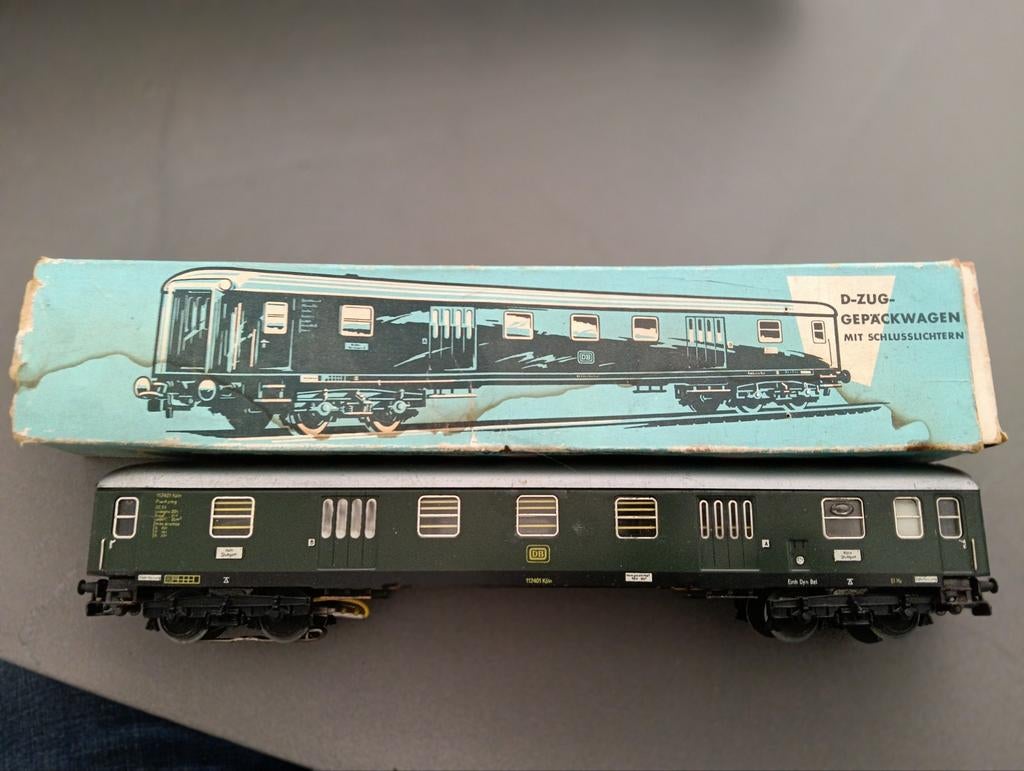 Märklin 4044 D-Zug Gepäckwagen met sluitlichten, Hobby en Vrije tijd, Modeltreinen | H0, Ophalen, Wisselstroom, Gebruikt, Wagon