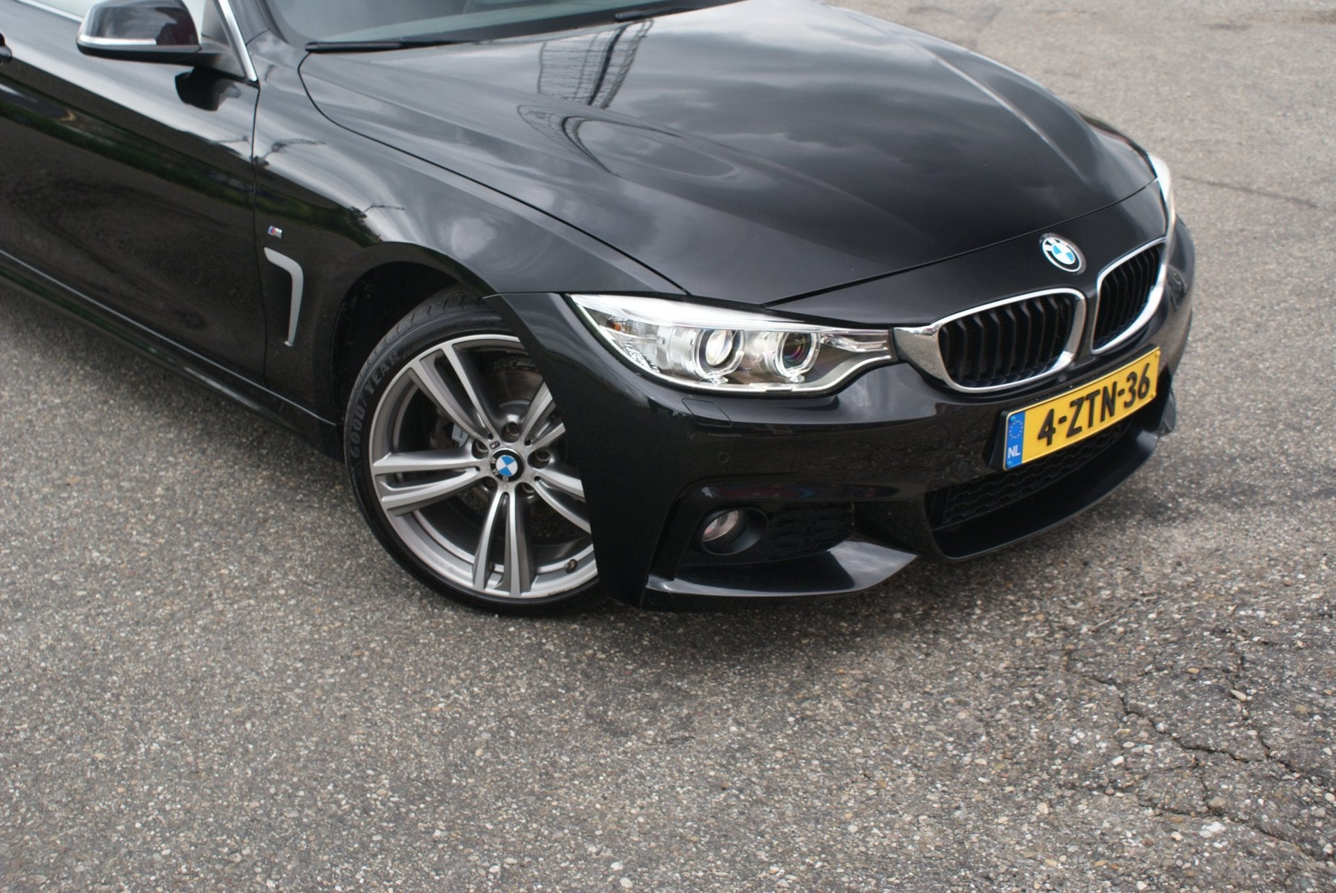 BMW 4-serie Coupé 420i | M Pakket | Org NL | 1e Eigenaar |, Dealer onderhouden, Gebruikt, 4 stoelen, Zwart