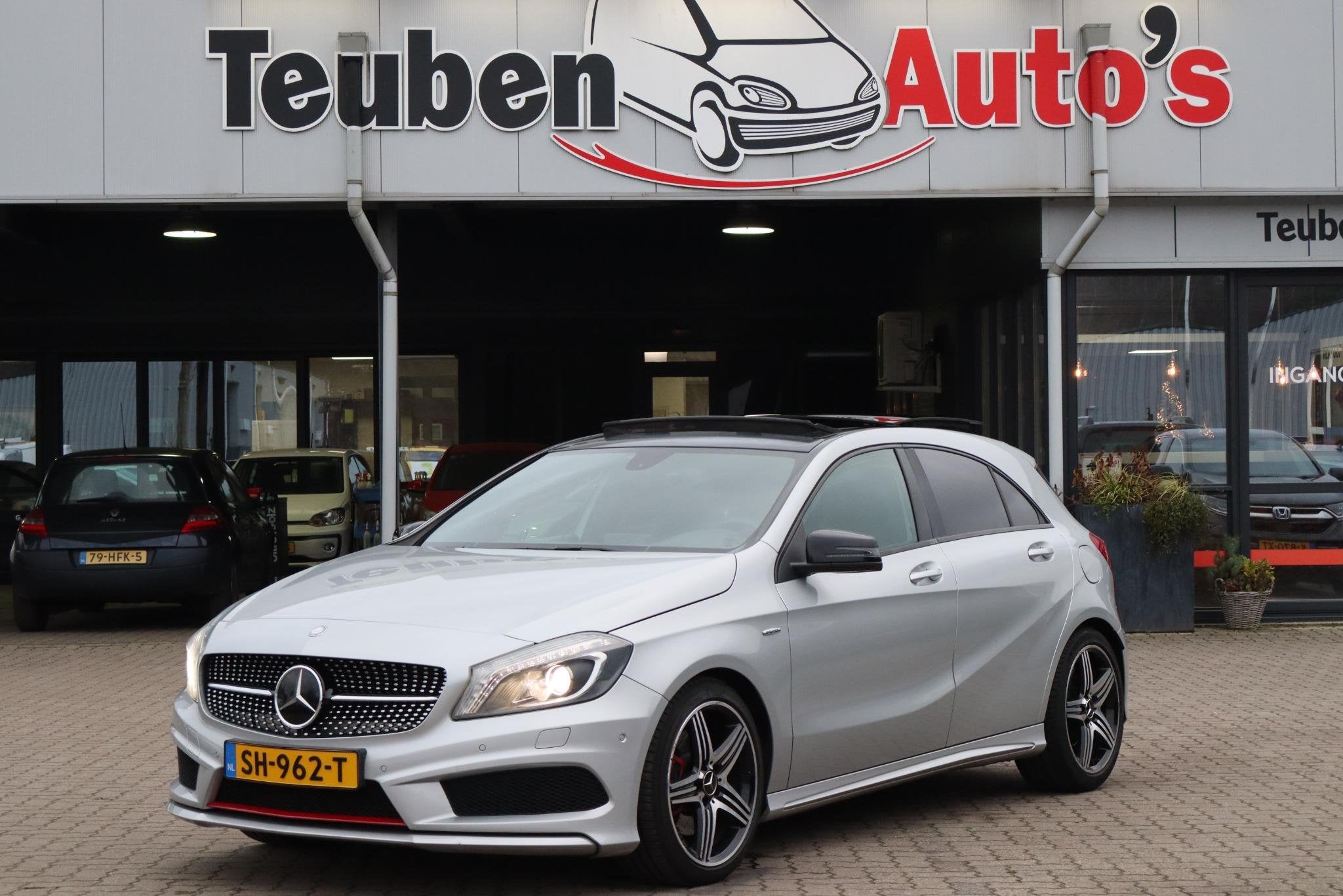 Mercedes-Benz A-klasse 250 Sport Ambition Navigatie, Panoram, Auto's, Mercedes-Benz, 730 kg, Gebruikt, Euro 6, 4 cilinders