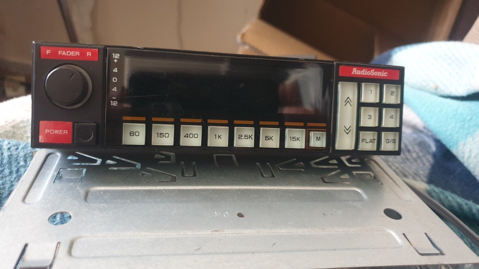 equalizer (autoradio), Ophalen of Verzenden
