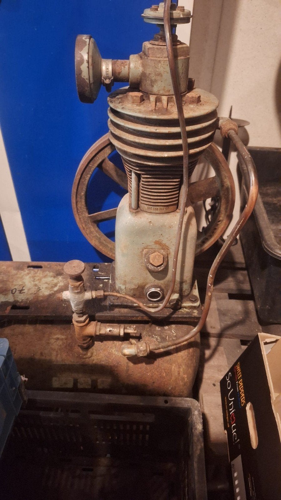 Oude compressor, Doe-het-zelf en Verbouw, Compressors, Minder dan 25 liter, Ophalen, Gebruikt, Minder dan 200 liter/min