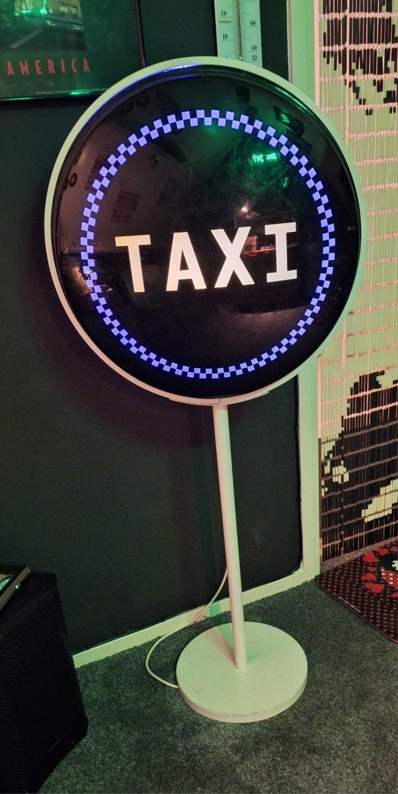 Unieke verlichte 'TAXI' decoratie - Retro stijl, Ophalen