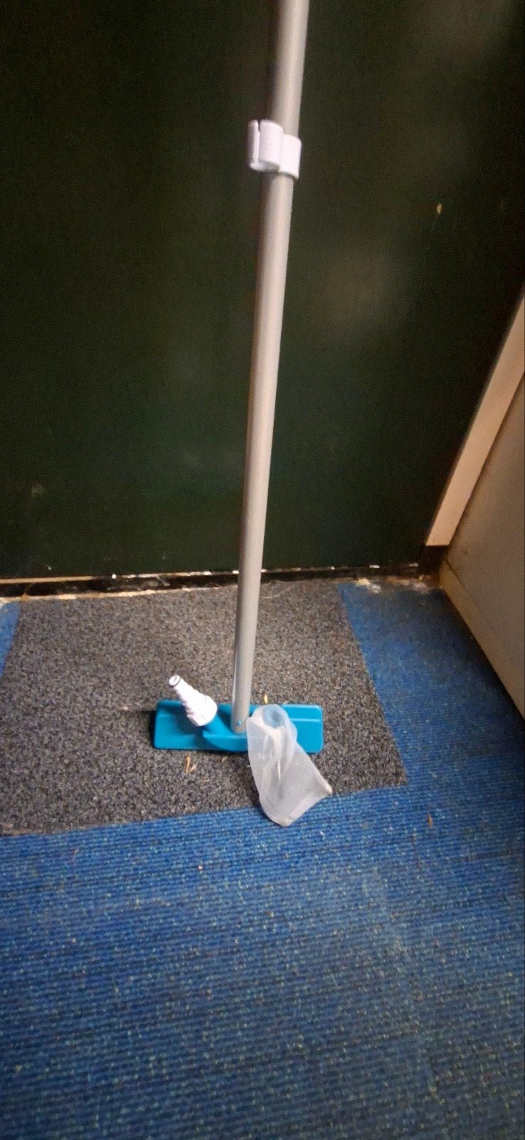 zwembadstofzuiger, Ophalen