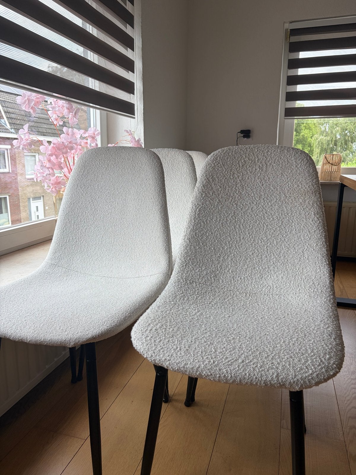 Teddy eetkamerstoelen - Zo goed als nieuw, Ophalen, Wit, Zo goed als nieuw, Stof