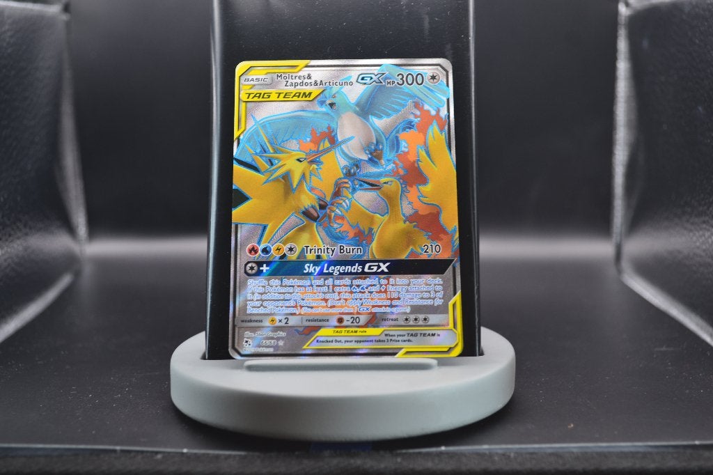 Moltres & Zapdos & Articuno GX 66/68 Hidden Fates - Pokemon, Hobby en Vrije tijd, Verzamelkaartspellen | Pokémon, Ophalen of Verzenden