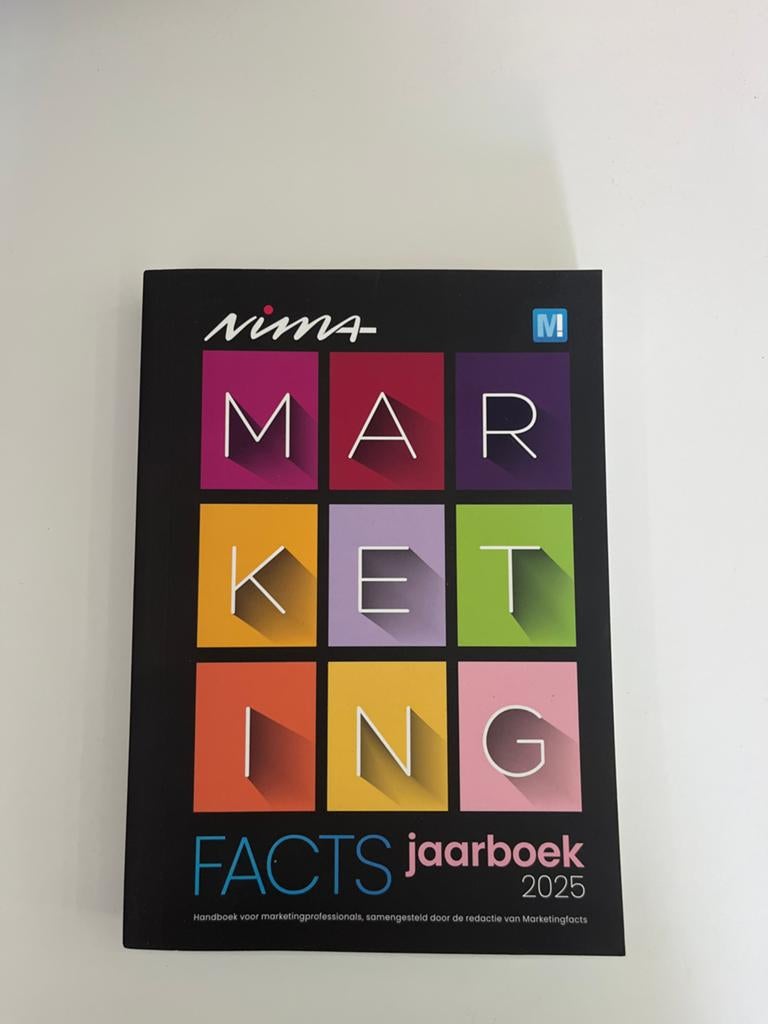 NIMA Marketingfacts Jaarboek 2025 - Nieuwstaat, Ophalen of Verzenden, Zo goed als nieuw, Economie en Marketing