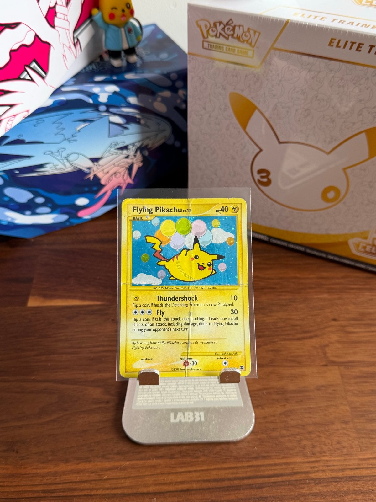 Pokémon Flying Pikachu 113/111 Secret Rare Holo, Ophalen of Verzenden, Gebruikt, Losse kaart