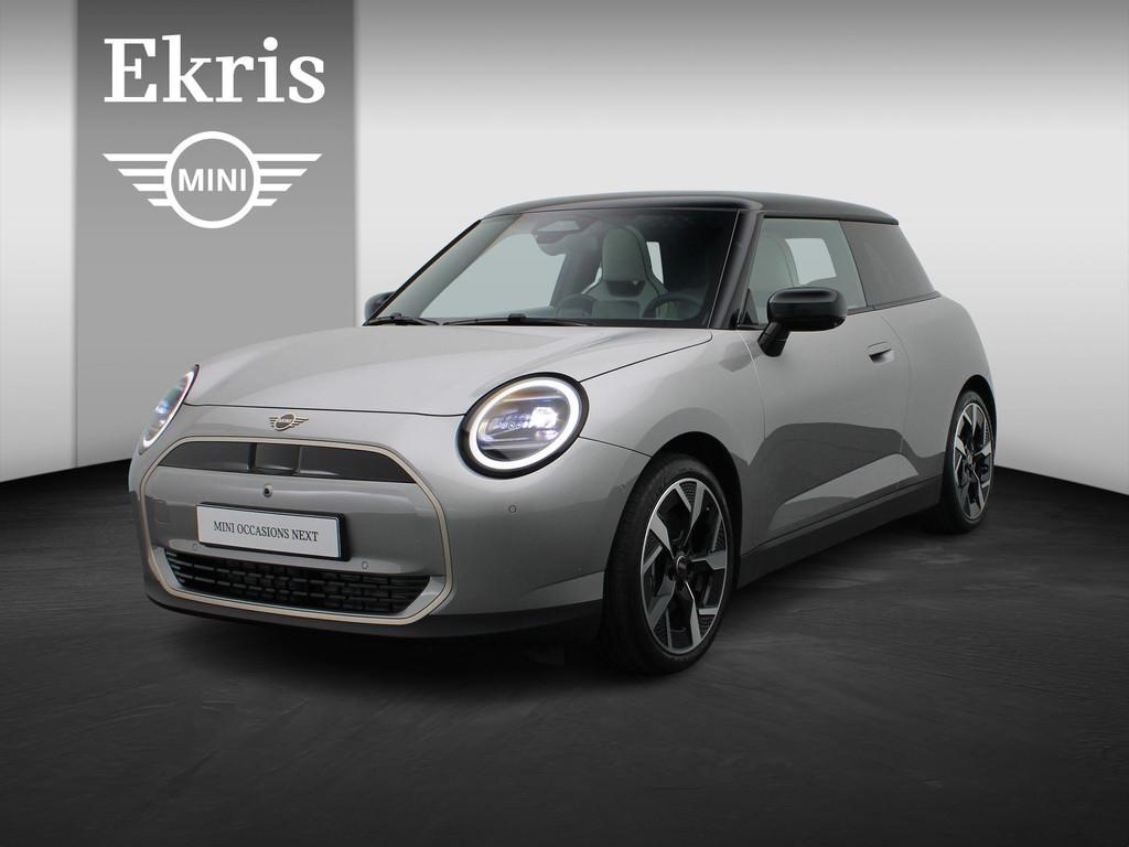 MINI 3-Deurs Cooper E Pakket L + Glazen panoramadak + Parkin, Auto's, Mini, 41 kWh, Met garantie (alle), 4 stoelen, Leder en Stof