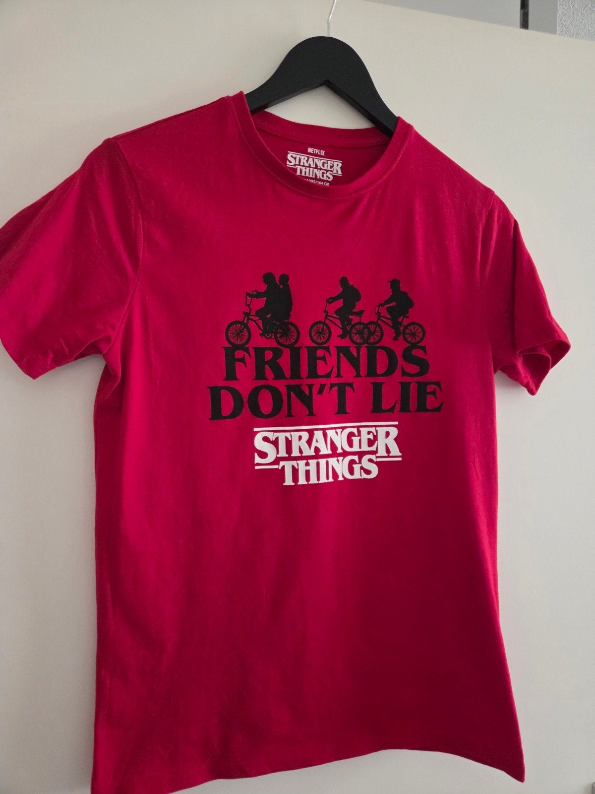 Stranger things shirt 1x gedragen maat 164, Kinderen en Baby's, Kinderkleding | Maat 164, Ophalen of Verzenden, Zo goed als nieuw
