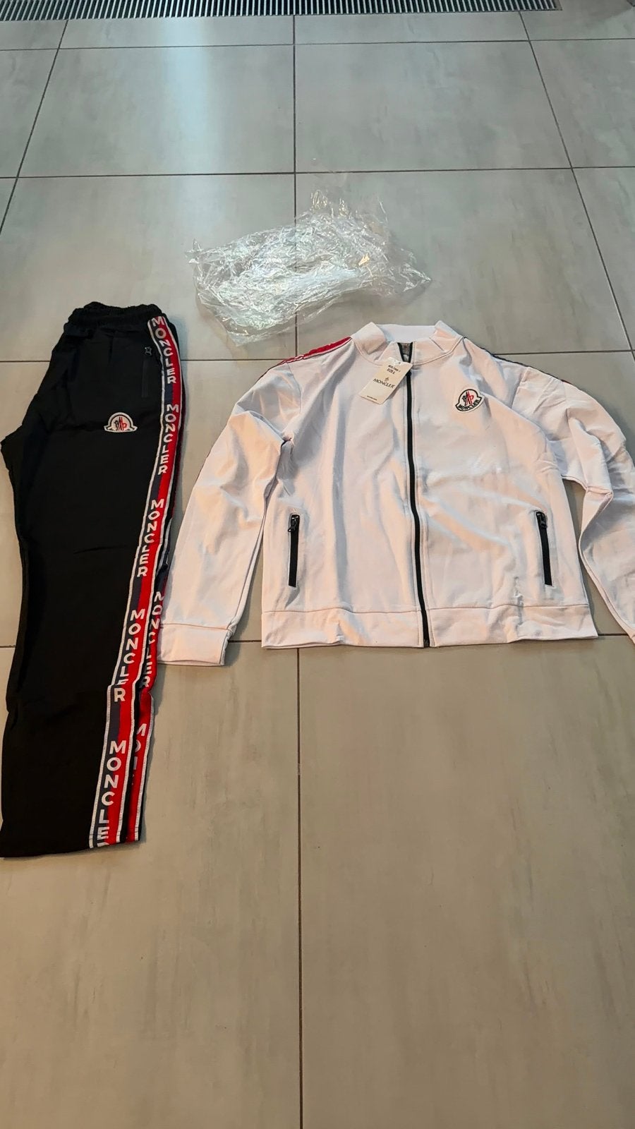 Moncler trainingspak, Maat 52/54 (L), Wit, Nieuw, Ophalen of Verzenden