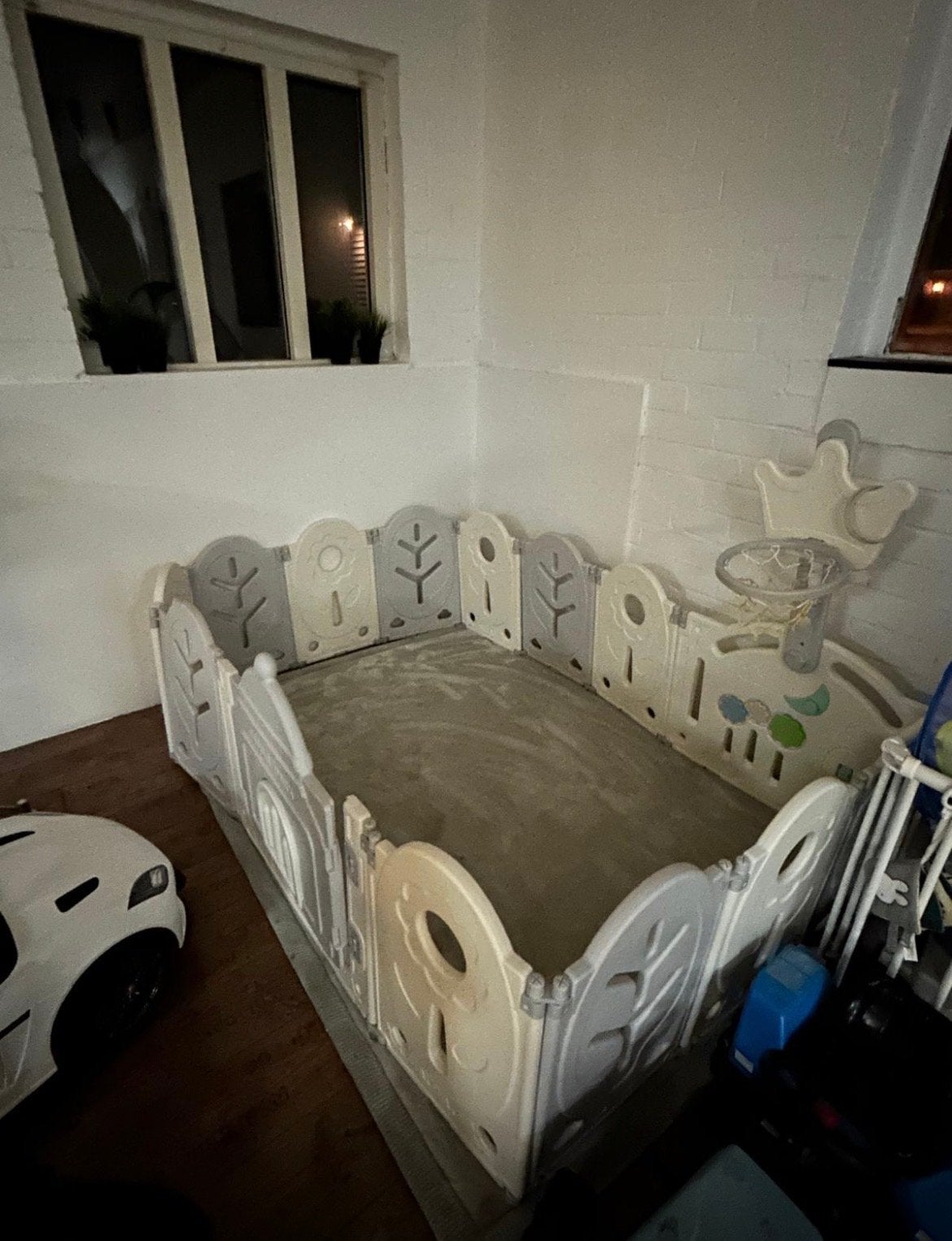 Baby grond box en basketbalring en schattig schommel, Ophalen, Gebruikt, Rechthoekig