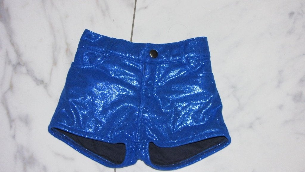104 LOFF blauwe hotpant, Ophalen of Verzenden, Zo goed als nieuw, Meisje, Broek